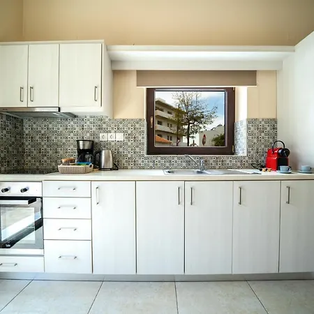 Iro And Boutique Homes Apartment *