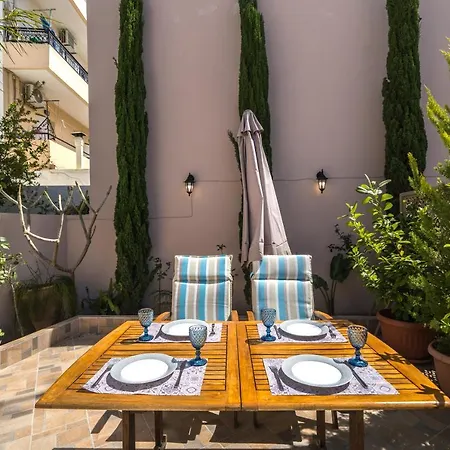 Iro And Boutique Homes Apartment